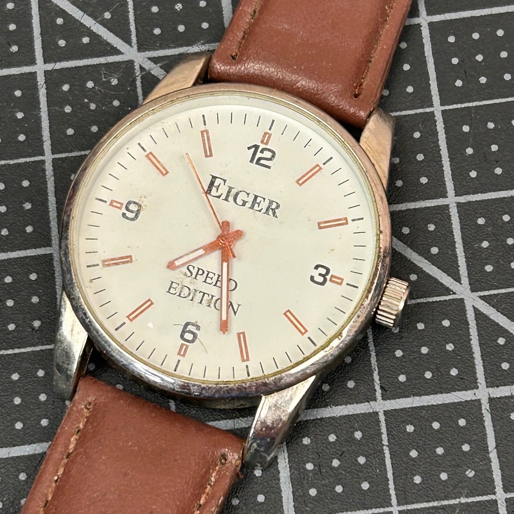 Eiger Speed‎ Edition Men's Analog Wristwatch Brown Leather Strap Silver Tone
